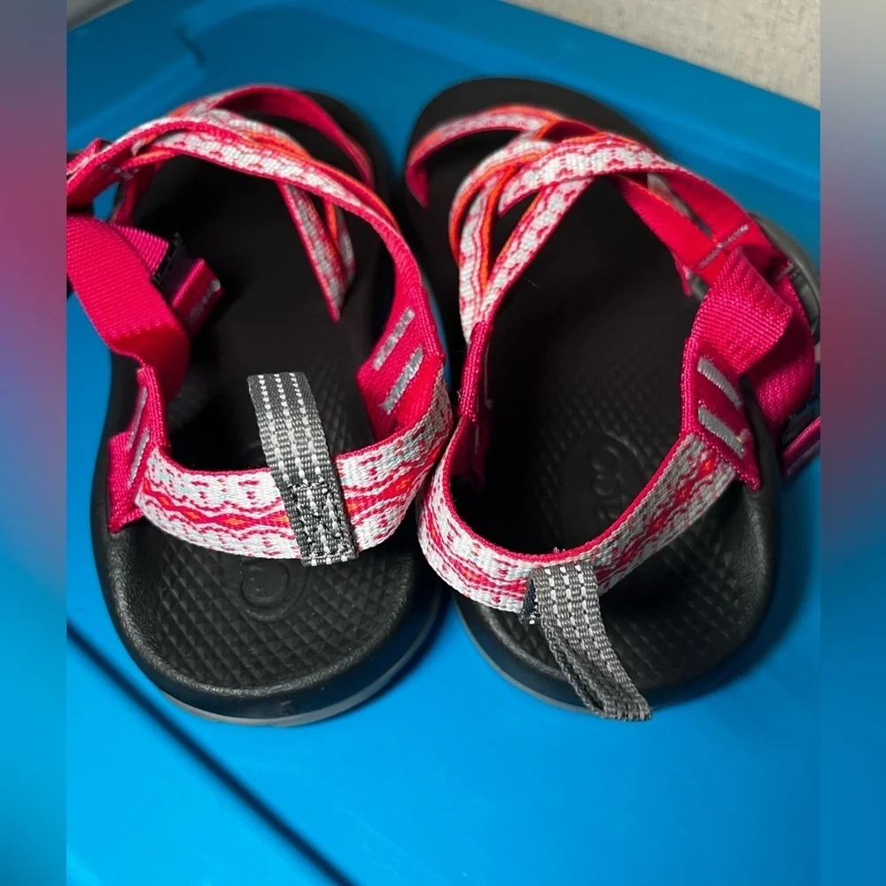Chaco kids Zx1 Gray Pink Strappy Adjustable Hiking Outdoors Water Sandal